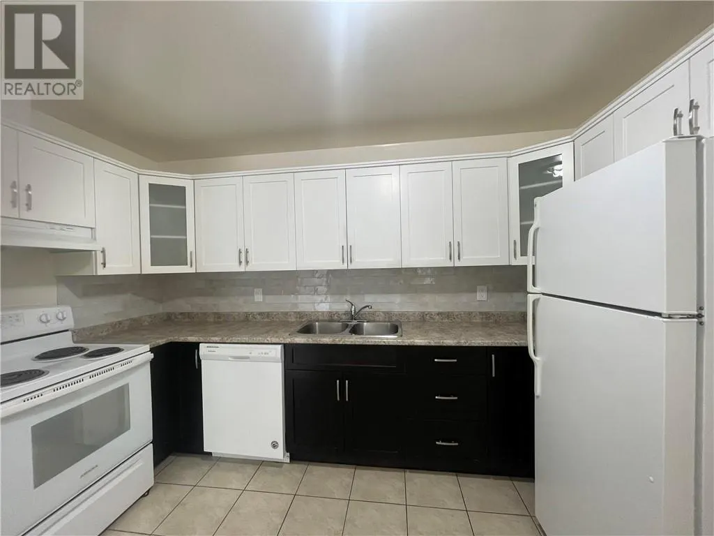414 Westmount Avenue Unit# E15