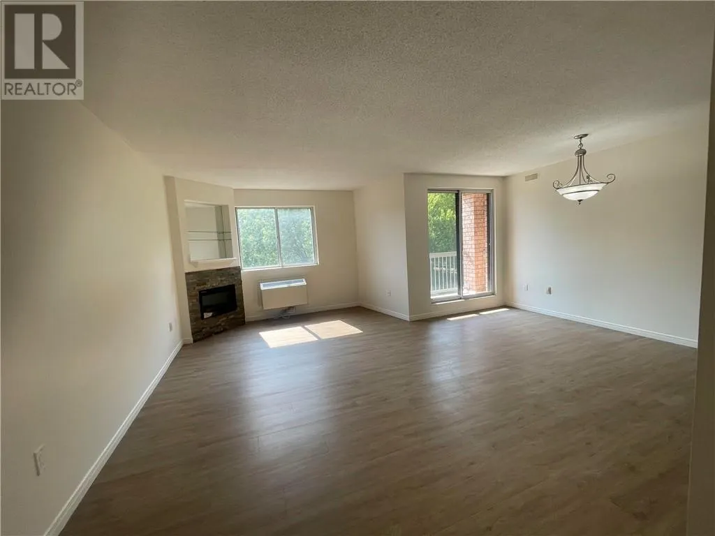 414 Westmount Avenue Unit# E15