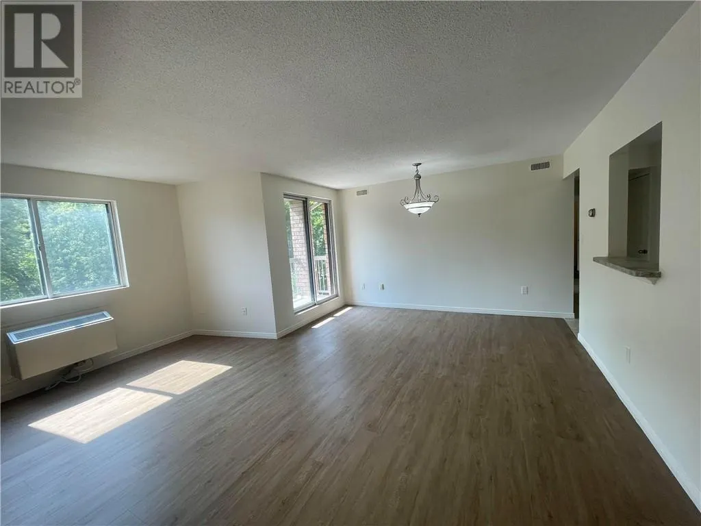 414 Westmount Avenue Unit# E15