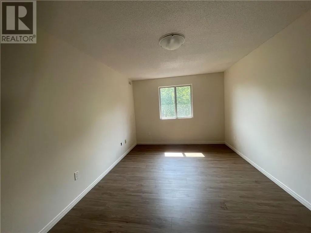 414 Westmount Avenue Unit# E15
