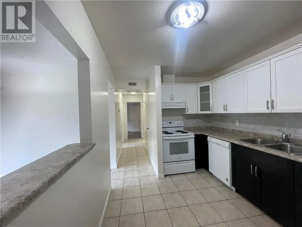 414 Westmount Avenue Unit# E15