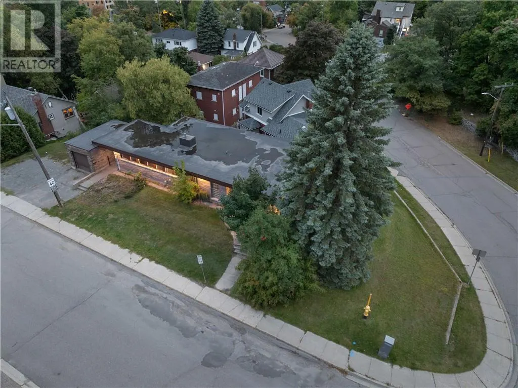 213 D'Youville