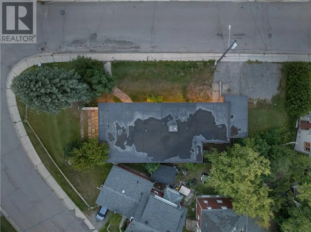 213 D'Youville