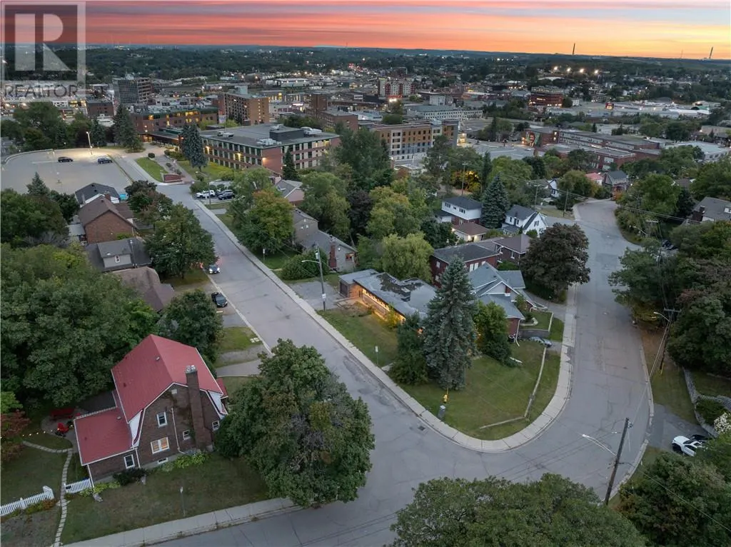 213 D'Youville