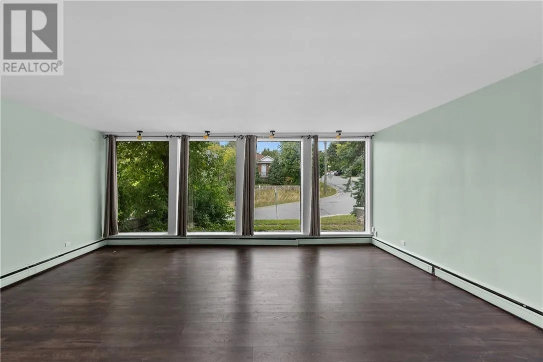 213 D'Youville