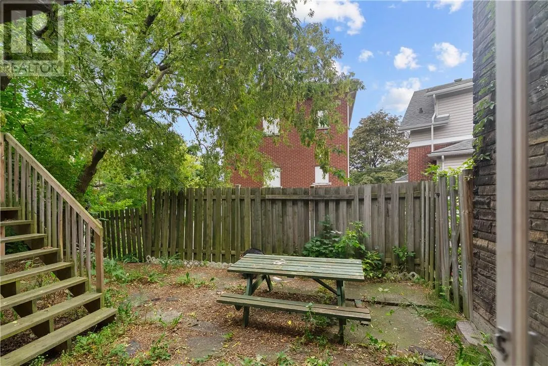 213 D'Youville