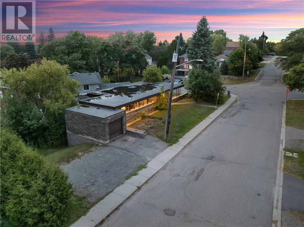 213 D'Youville