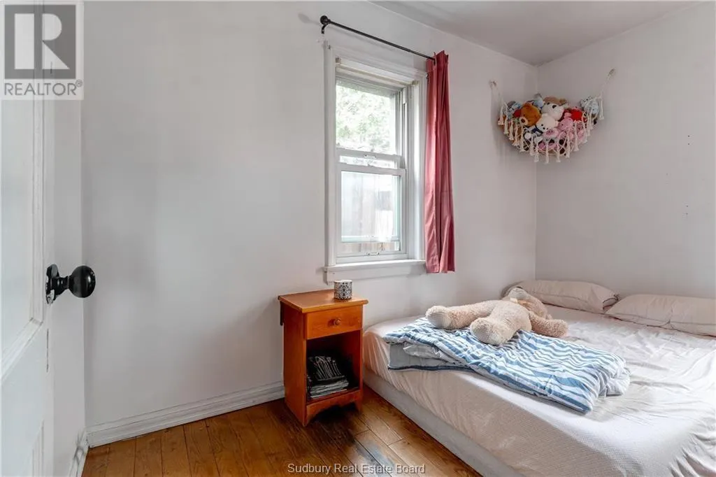 47 Second Avenue N