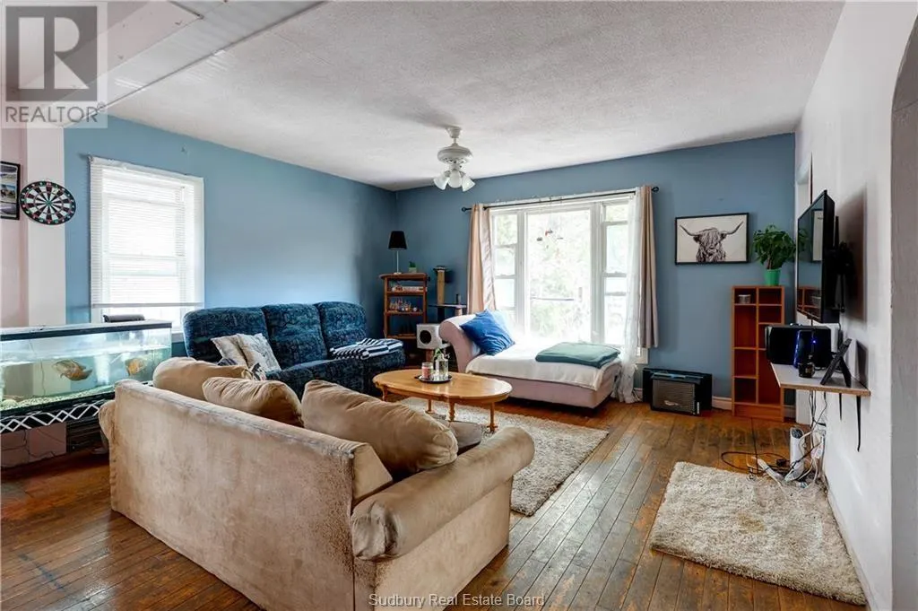 47 Second Avenue N