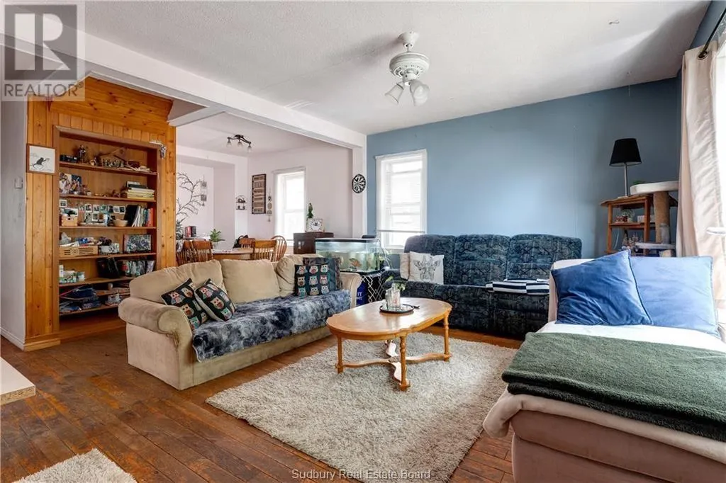47 Second Avenue N