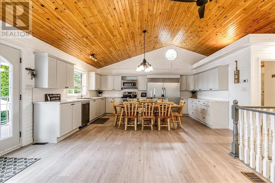 466 Eastview Lane