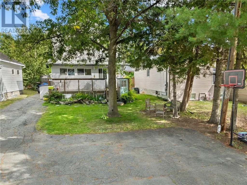 132 Dufferin Street