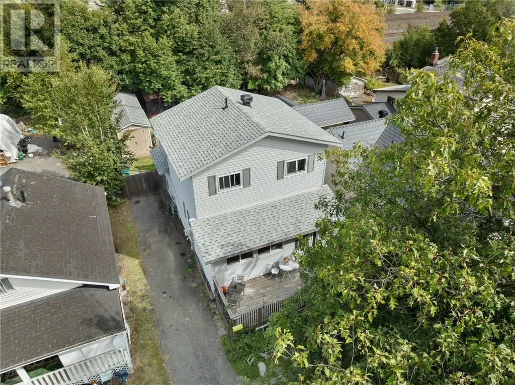132 Dufferin Street