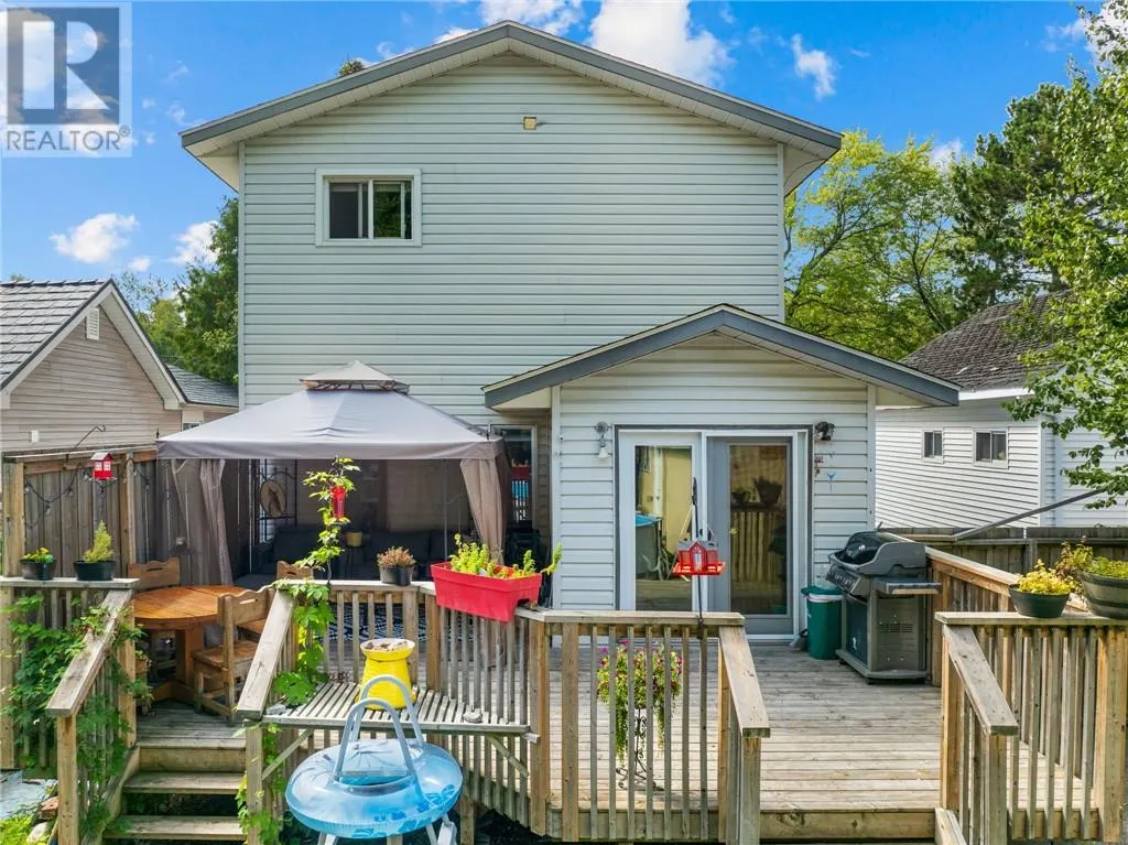 132 Dufferin Street