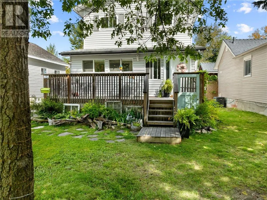 132 Dufferin Street