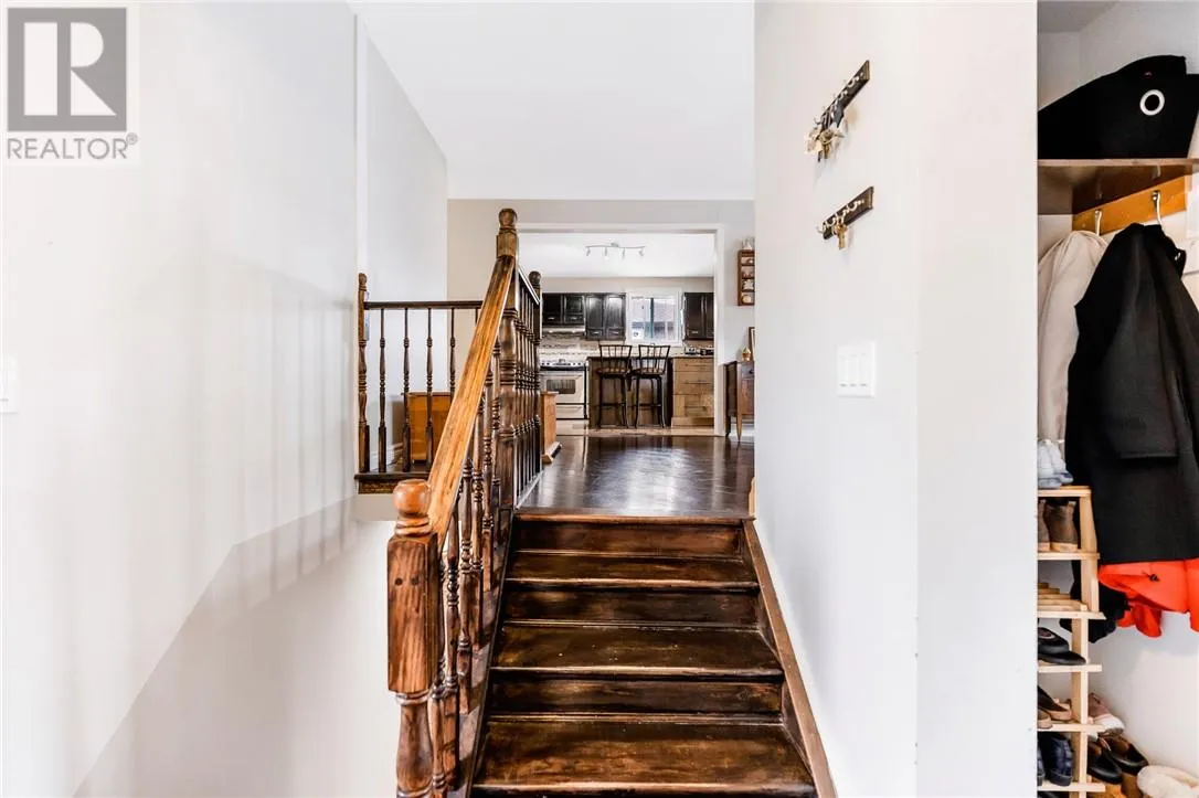 587 Beatrice Crescent