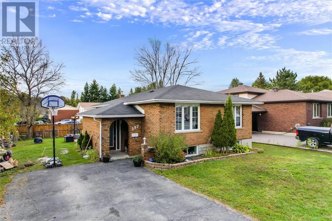 587 Beatrice Crescent