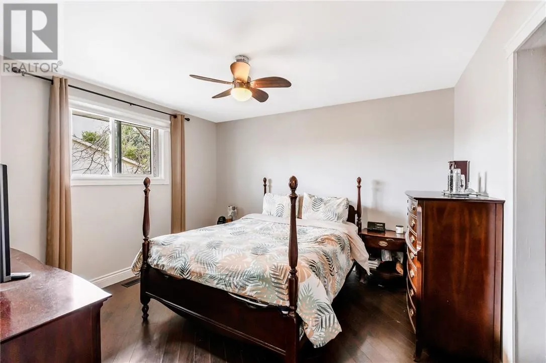 587 Beatrice Crescent