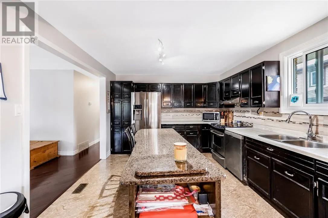 587 Beatrice Crescent