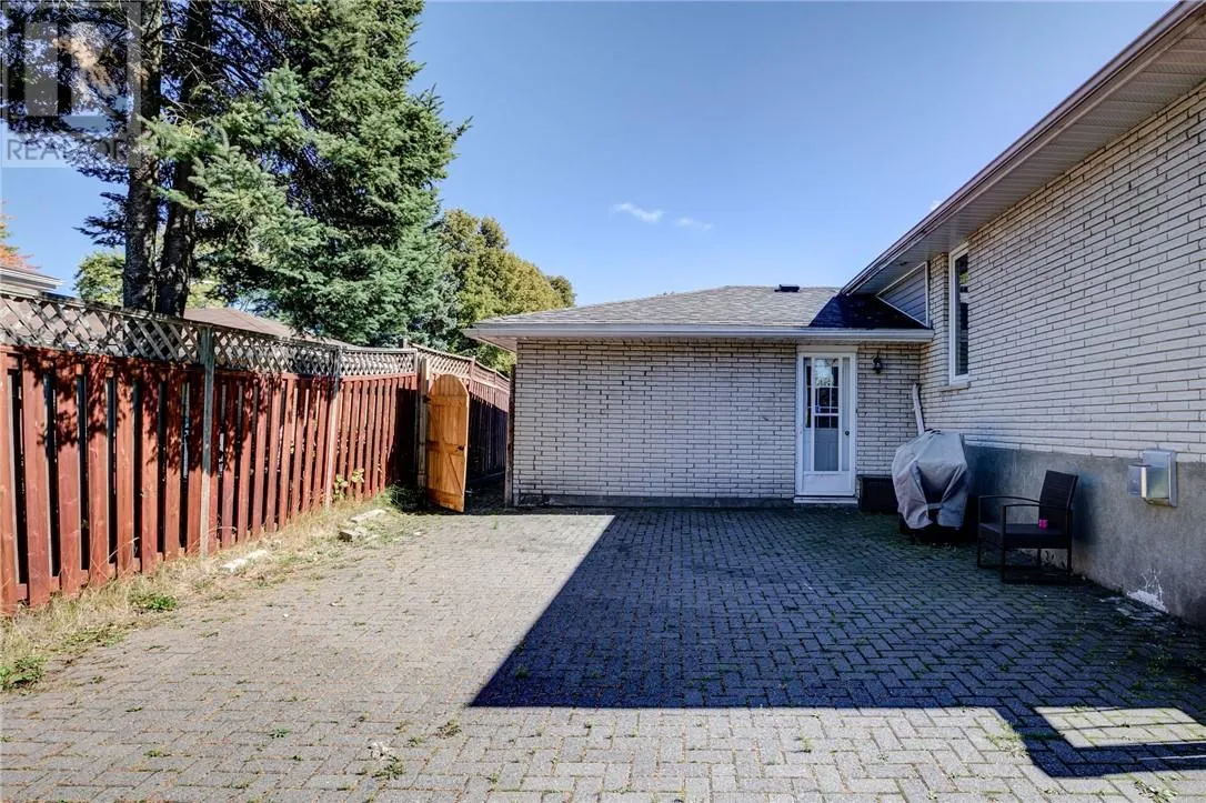 833 Auger Avenue