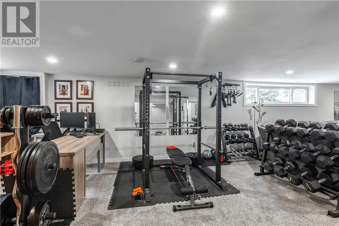 1135 Lonsdale