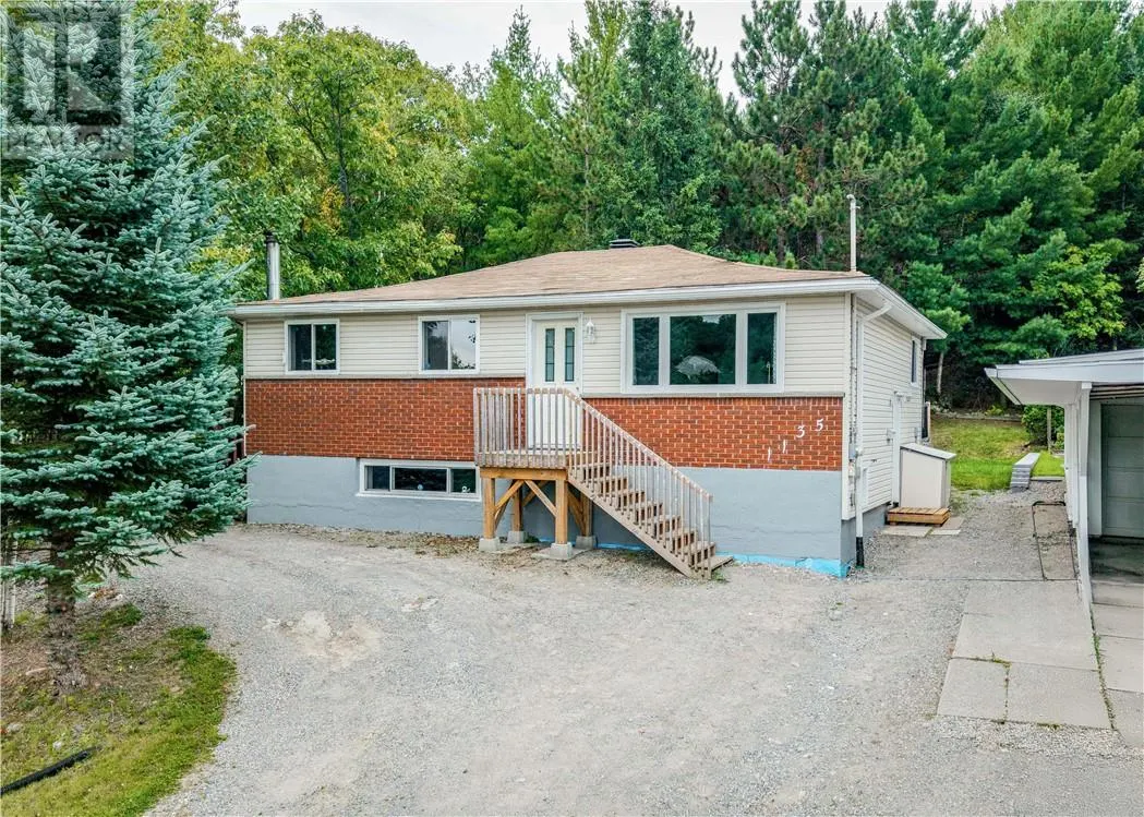 1135 Lonsdale