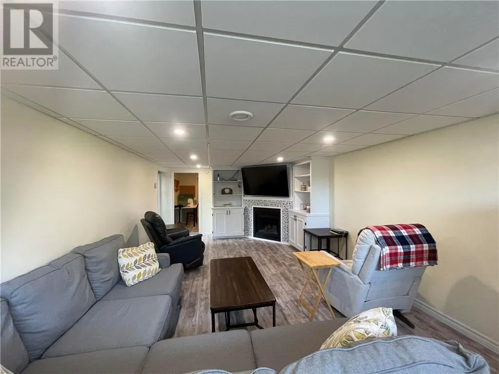 23 Kipling Court