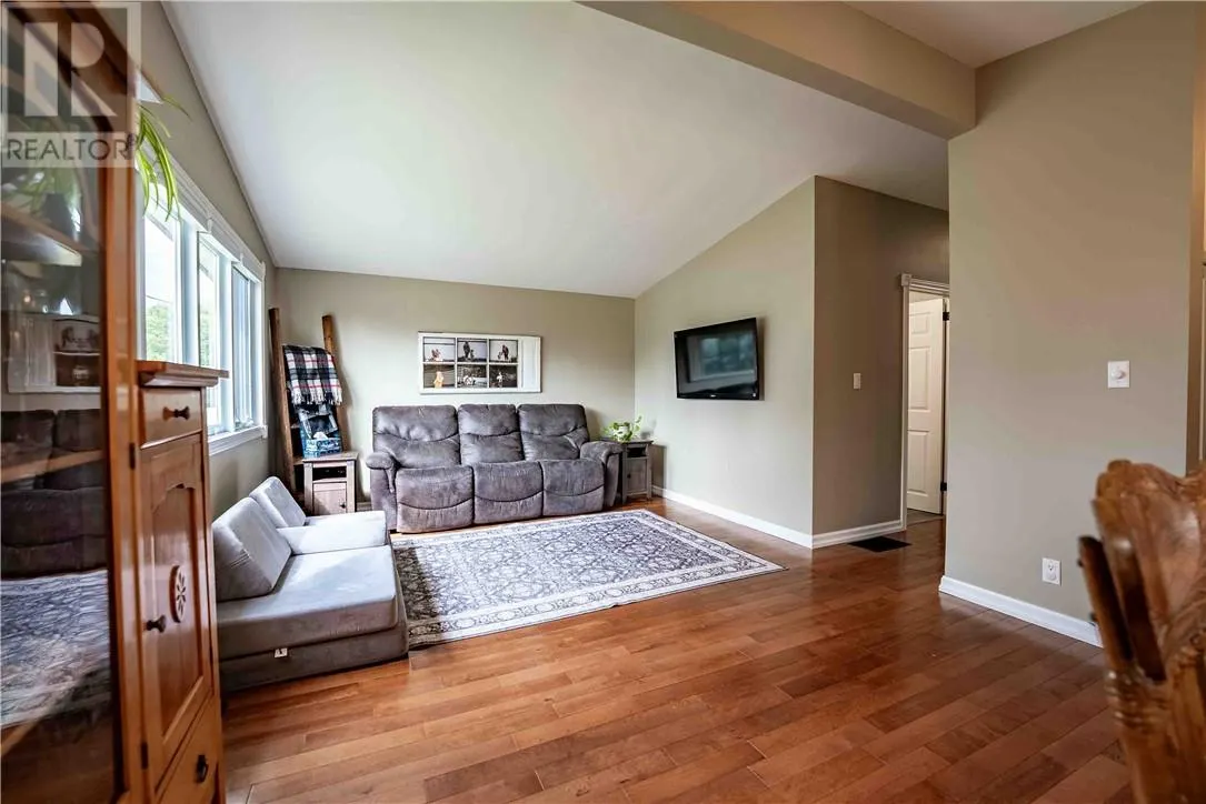 3218 Glendale