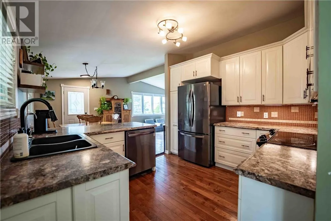3218 Glendale