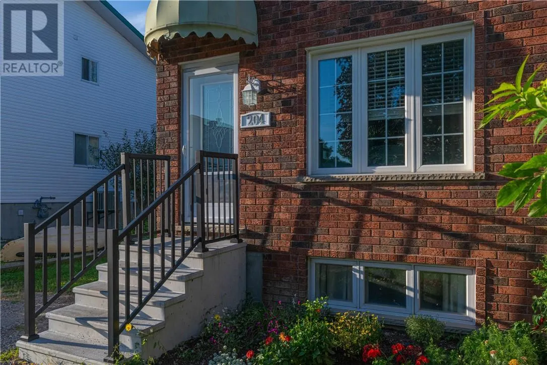 204 Benita Boulevard