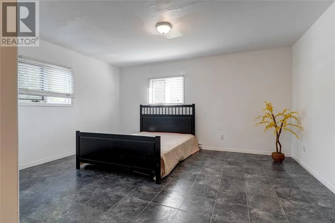 14 Minto Street