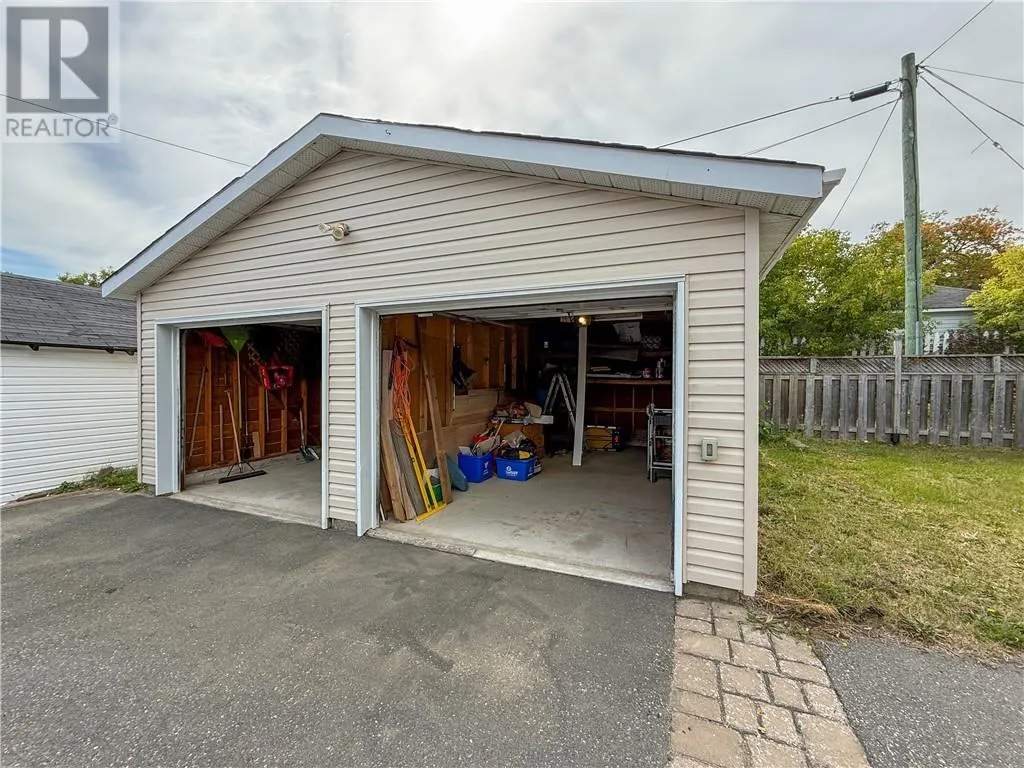 293 Oak Street