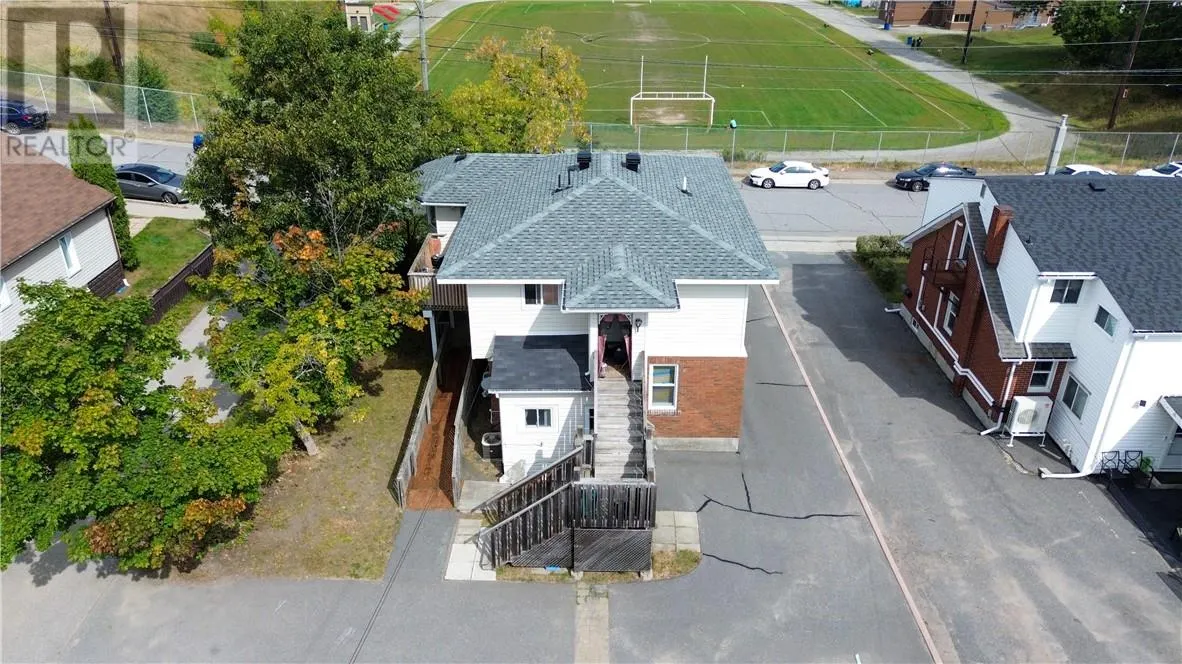 293 Oak Street