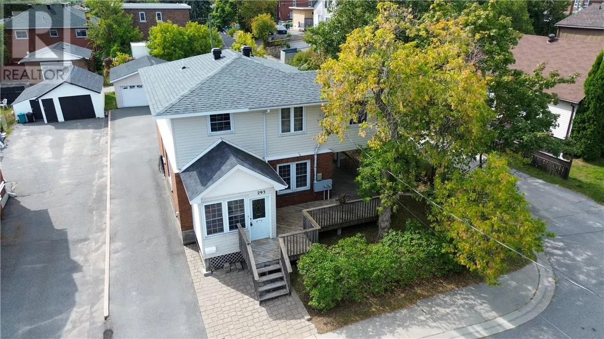 293 Oak Street