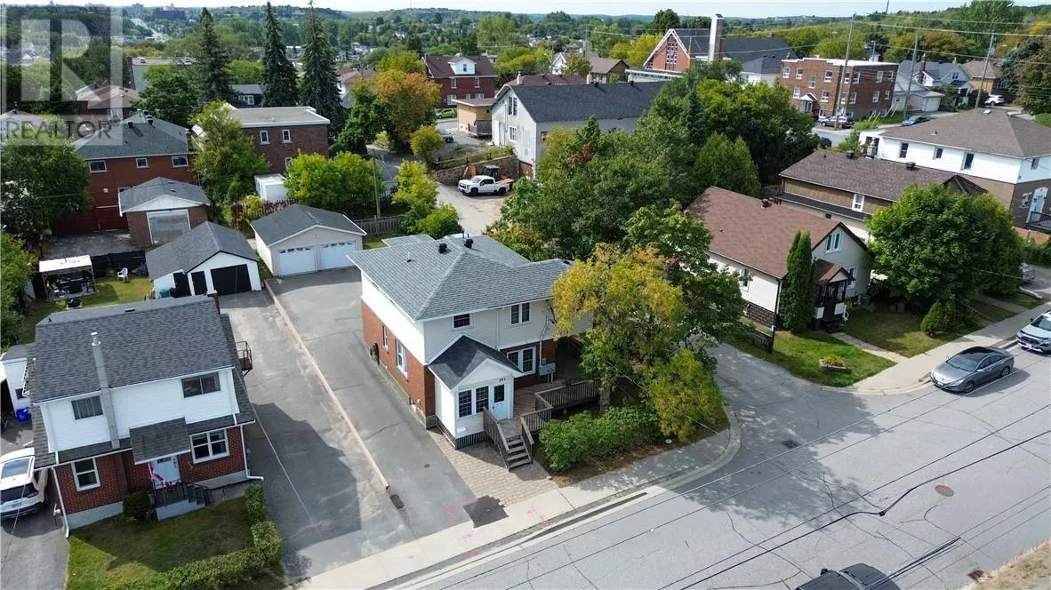 293 Oak Street