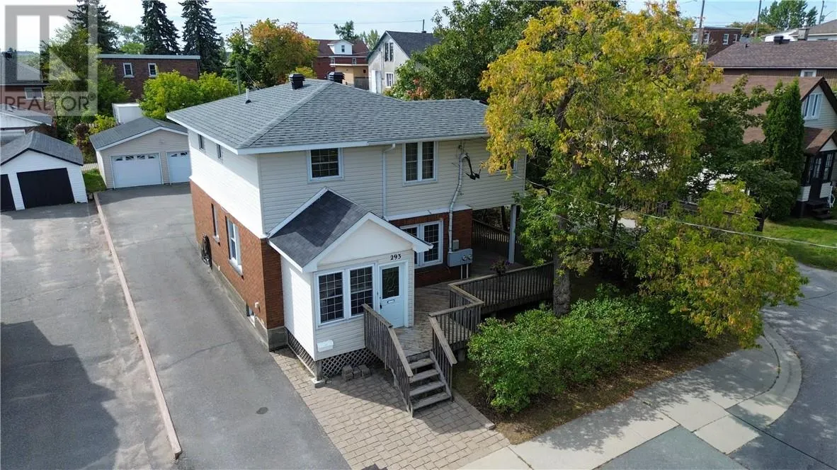 293 Oak Street
