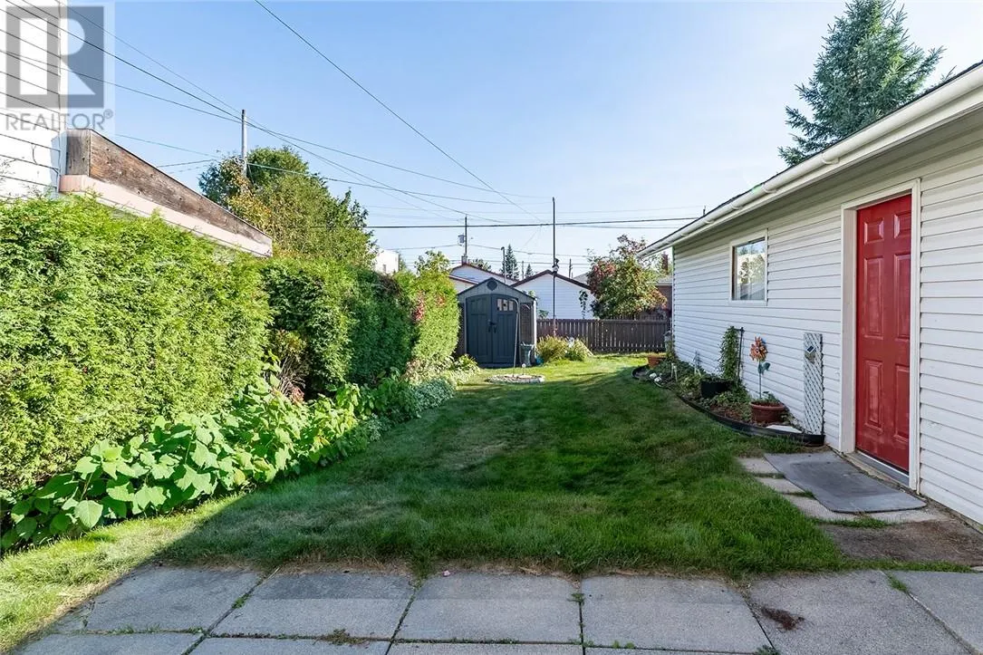 15 Caruso Street N