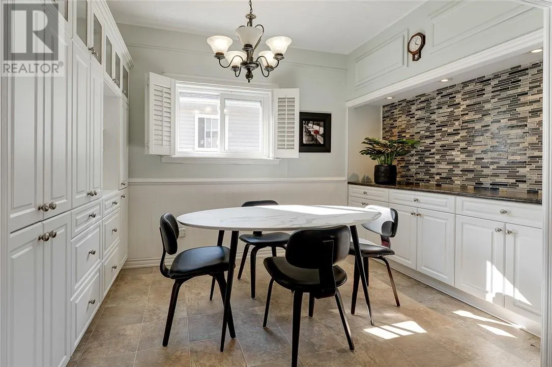 15 Caruso Street N