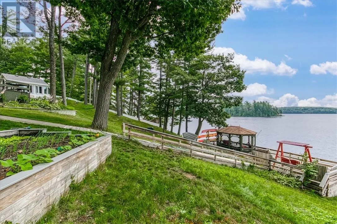 2033 Panache North Shore Road