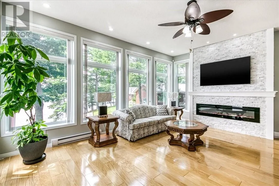 2033 Panache North Shore Road