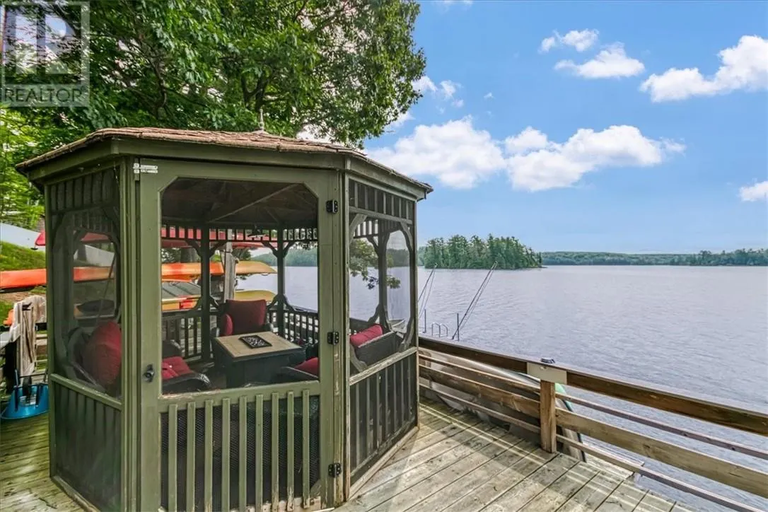 2033 Panache North Shore Road