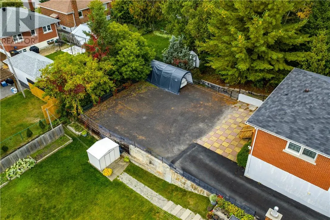 557 Linden Street