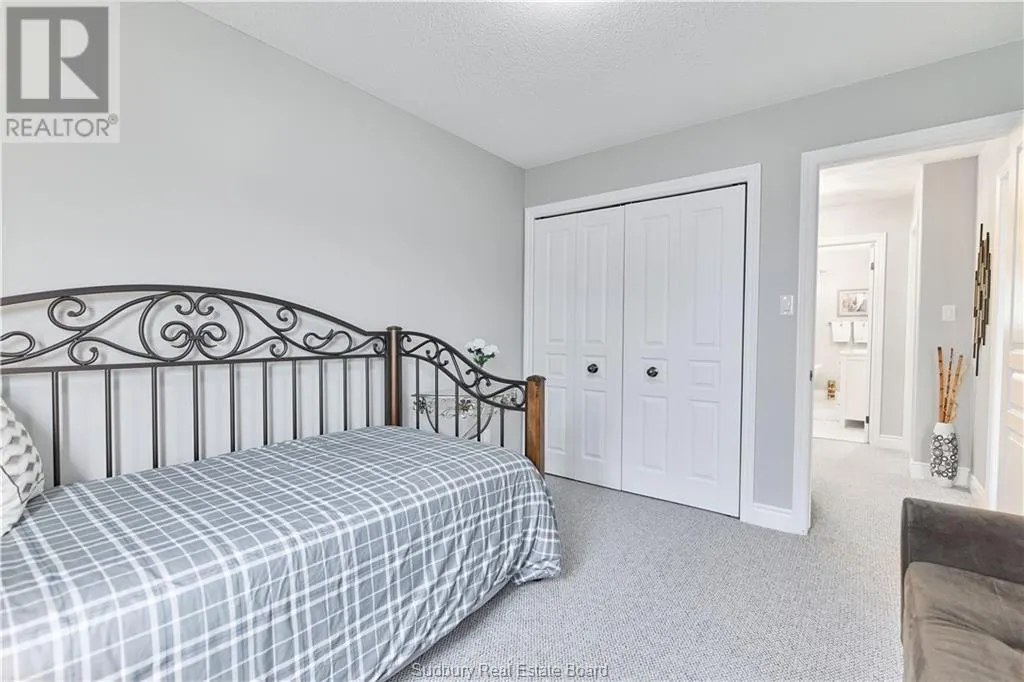 2666 Hummingbird Court