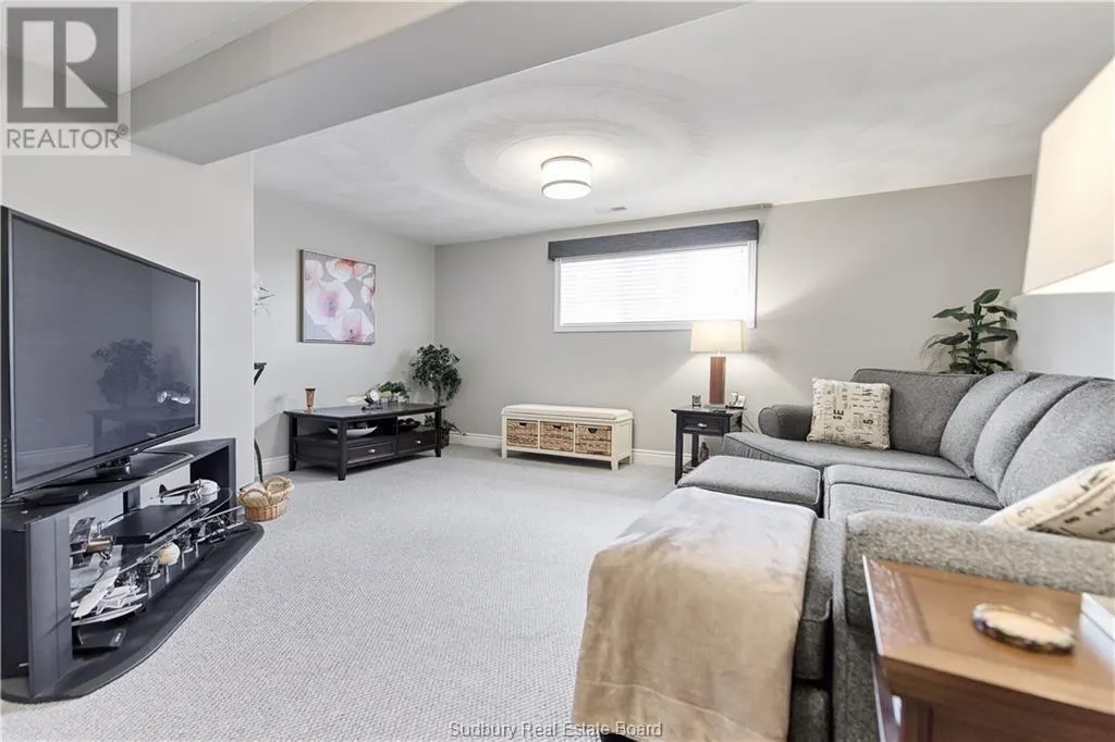 2666 Hummingbird Court