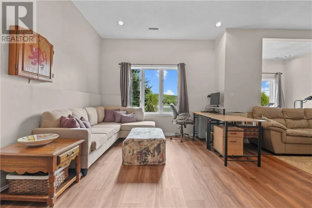 489 Edgewater Road