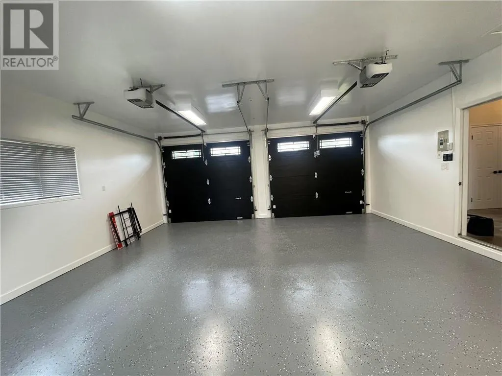 331 Laurier Street W