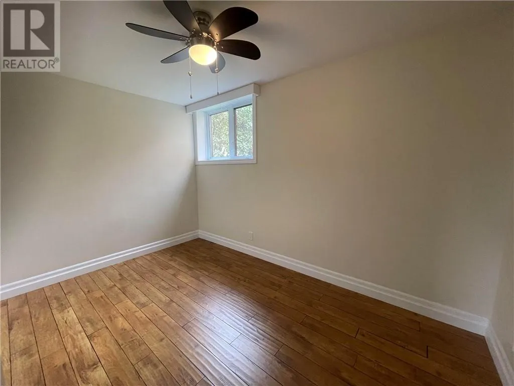 331 Laurier Street W