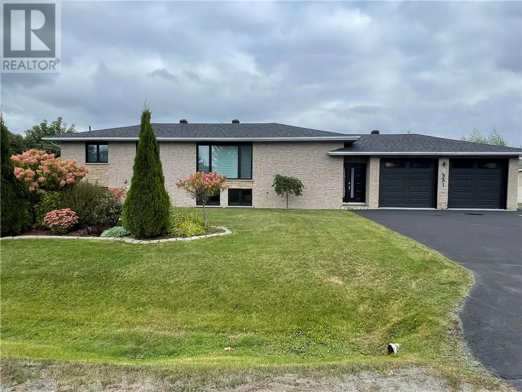 331 Laurier Street W