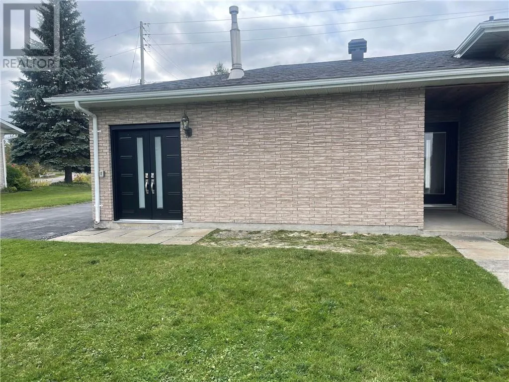 331 Laurier Street W