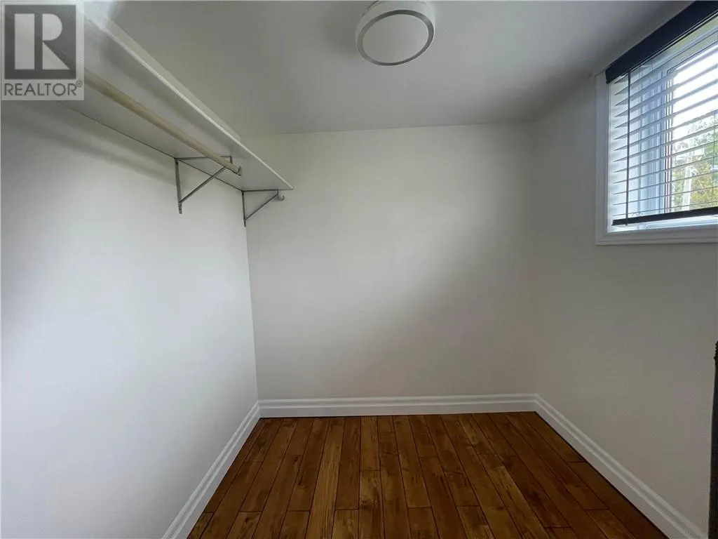 331 Laurier Street W